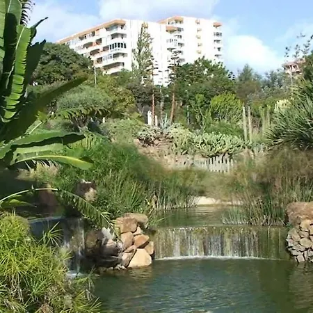 With Sea And Mountain Views En Piso Compartido 1 O 2 Personas Benalmádena